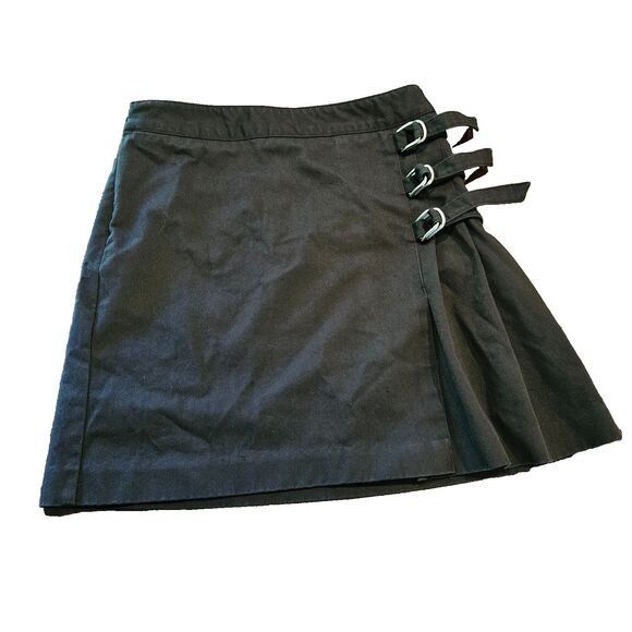 Black Mini Skirt Punk Buckle Pleated Detail Emo Scene Goth Skirt 26" waist - Picture 1 of 7